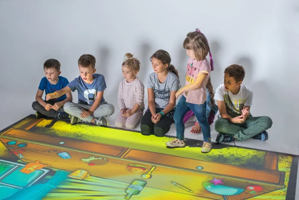 Zabawa z FunFloor REWALIDACJA w hotelowym lobby