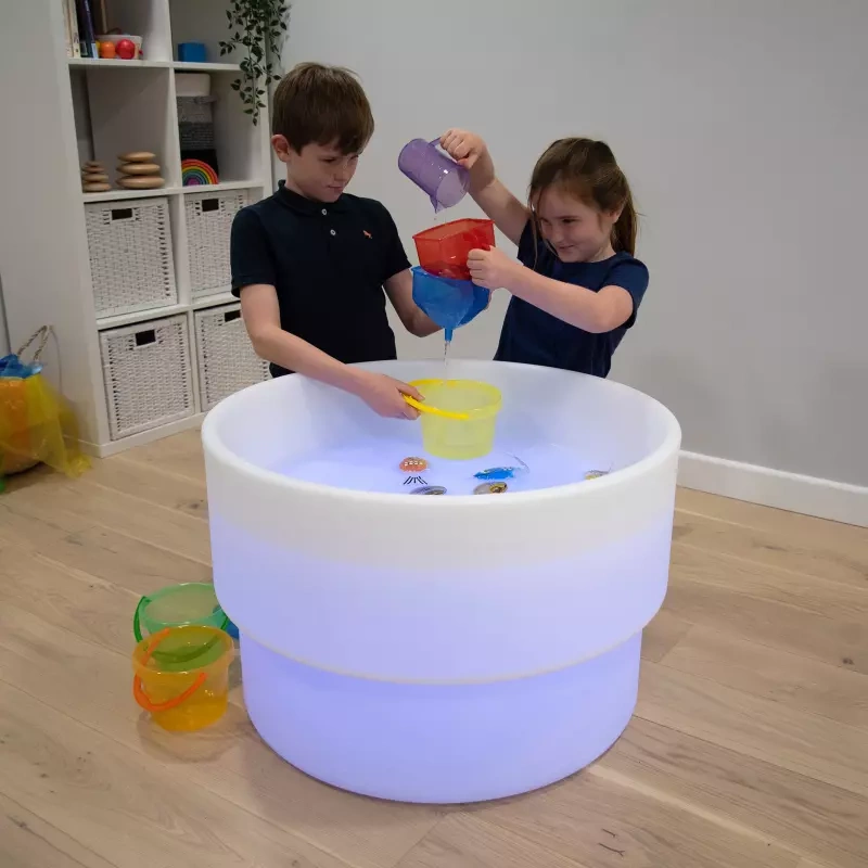 Sensoryczny stolik dla dzieci - zabawa i terapia SI