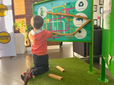 Naukowe place zabaw - Tablica edukacyjna z kulodromem (jednostronna)