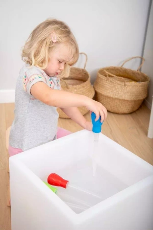 Sensoryczny podświetlany stolik MINI - sześcian/wanna