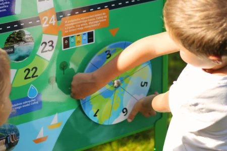 Naukowe place zabaw - Tablica edukacyjna z Ekologiczną “Grą Planszową”