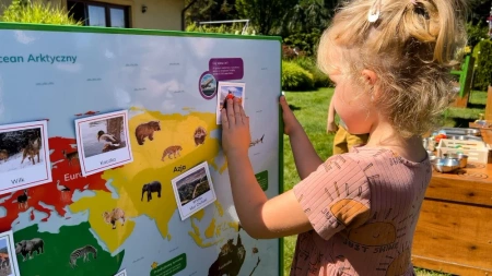 Naukowe place zabaw - Tablica edukacyjna Kontynenty (dwustronna)