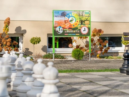 Naukowe place zabaw - Tablica edukacyjna 4 pory roku (jednostronna)
